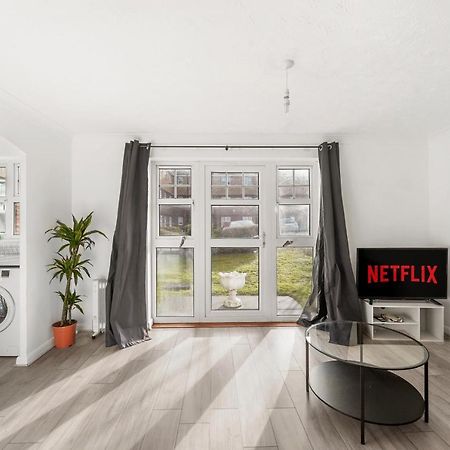 Cozy Luton Town Centre Retreat Apartment Екстериор снимка